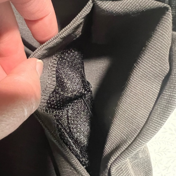 CLOSET CLEAROUT Men’s Grey Burnside Shorts Bathing Suit Size 32 - Picture 4 of 8